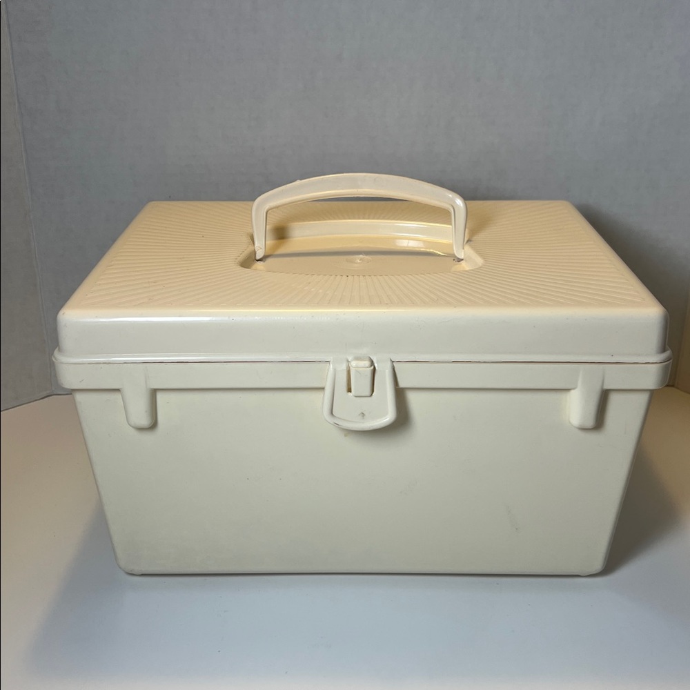 Solo | Vintage Hair Care Case
